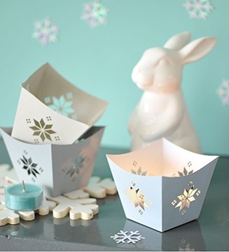 Une carte de vœux à faire soi-même avec une boîte en carton - Marie Claire